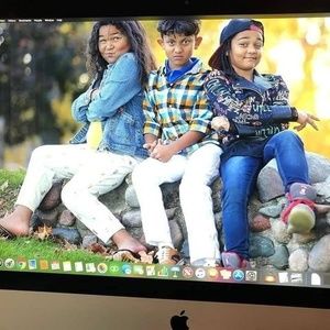 Meet your Posher, Debi